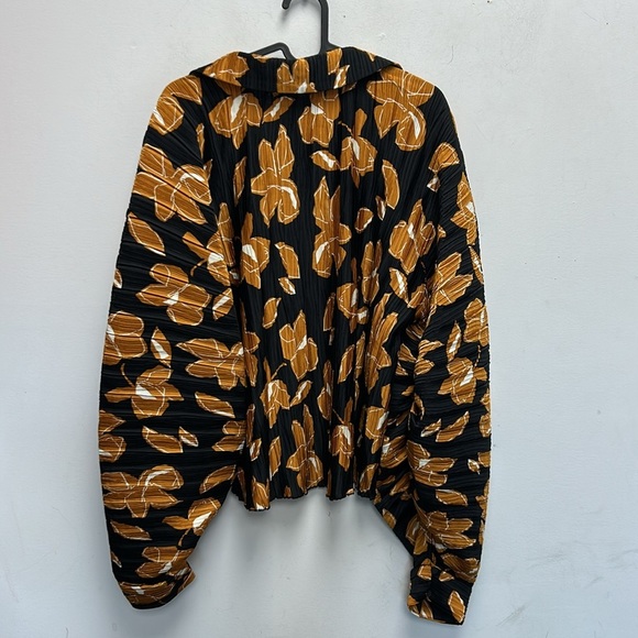 SIMKHAI Winslow Pleated Floral Blouse - Picture 4 of 7